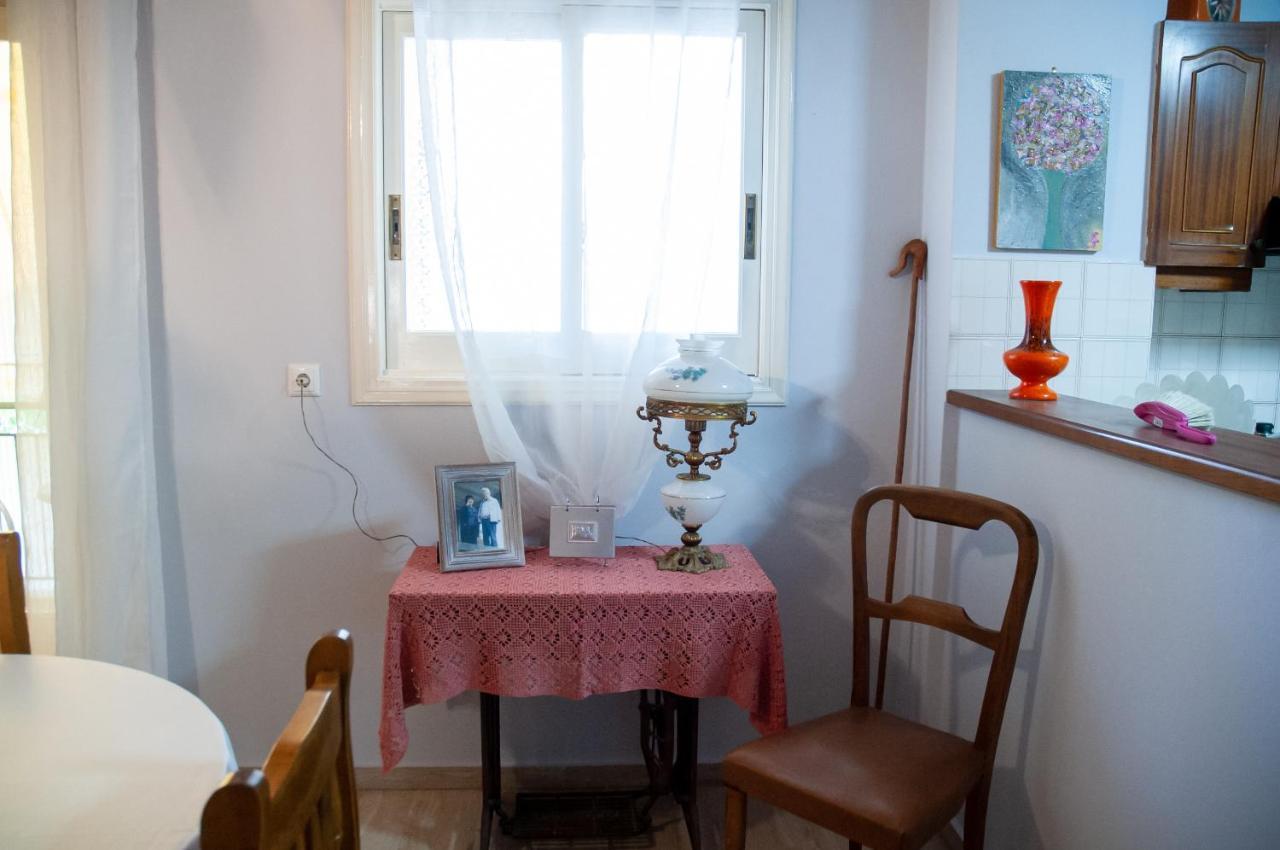Mid Century Modern Apartment - Atelier Ancient Olympia Exteriér fotografie
